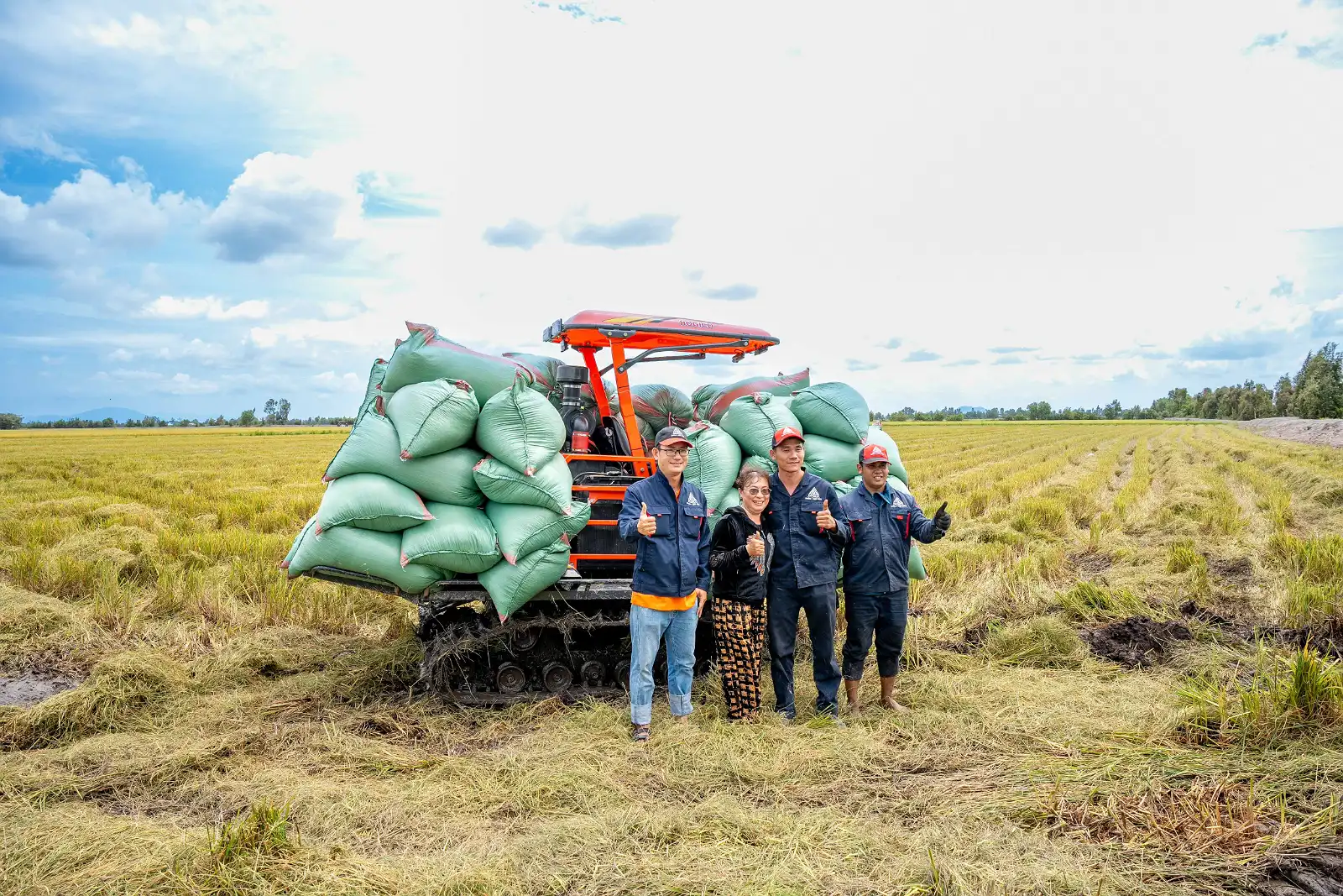 Một Chiếc Máy – Cân Mọi Công Việc: Giải Pháp Cơ Giới Hóa Đồng Bộ Cho Đồng Ruộng Hiện Đại