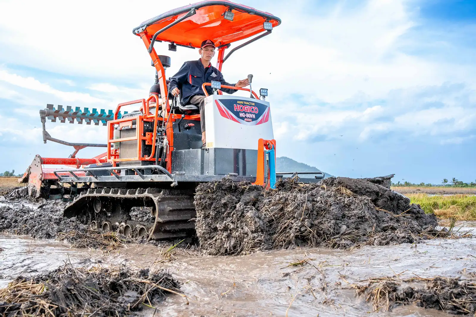 Một Chiếc Máy – Cân Mọi Công Việc: Giải Pháp Cơ Giới Hóa Đồng Bộ Cho Đồng Ruộng Hiện Đại
