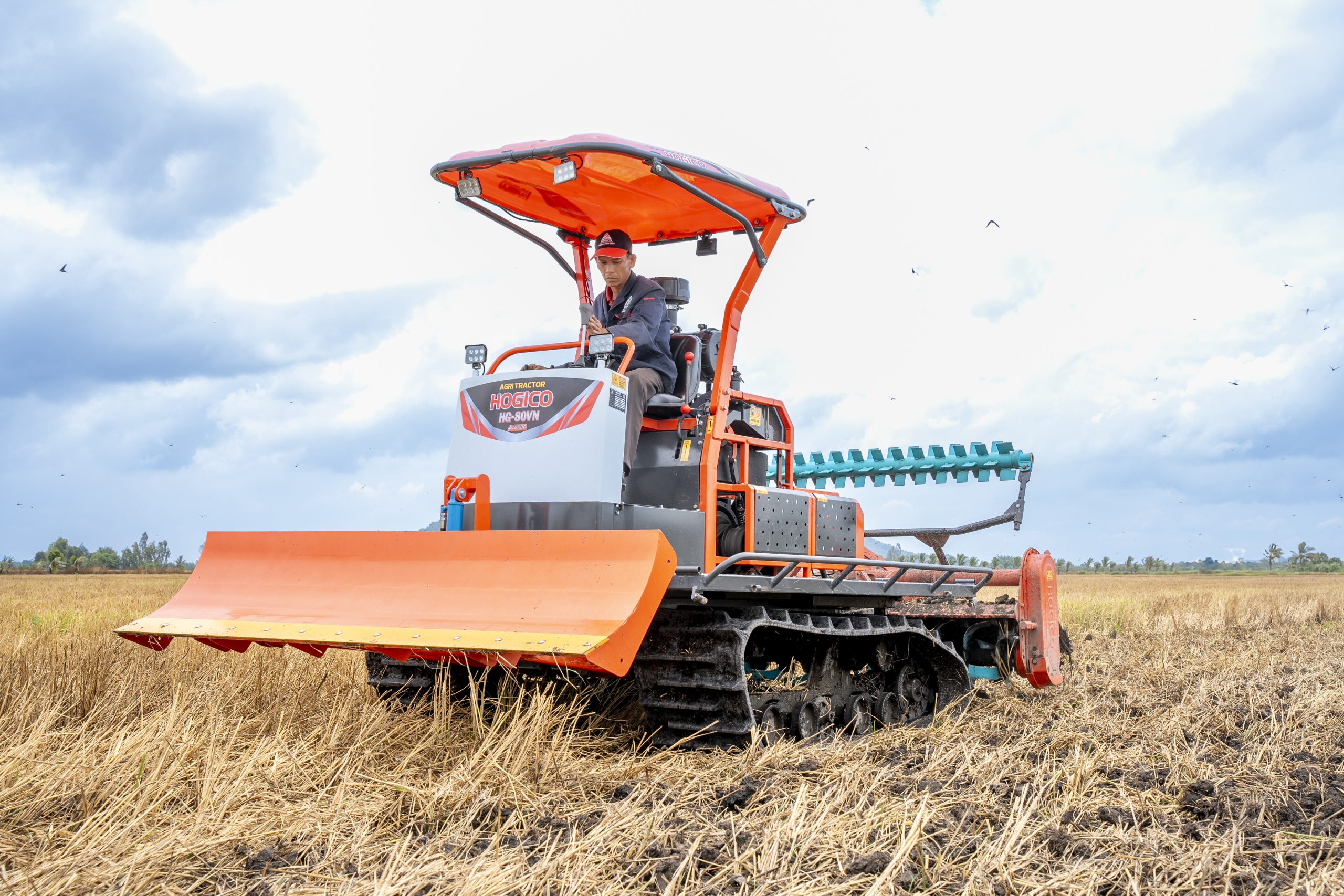 MÁY KÉO BÁNH XÍCH HOGICO HG-80VN/TURBO