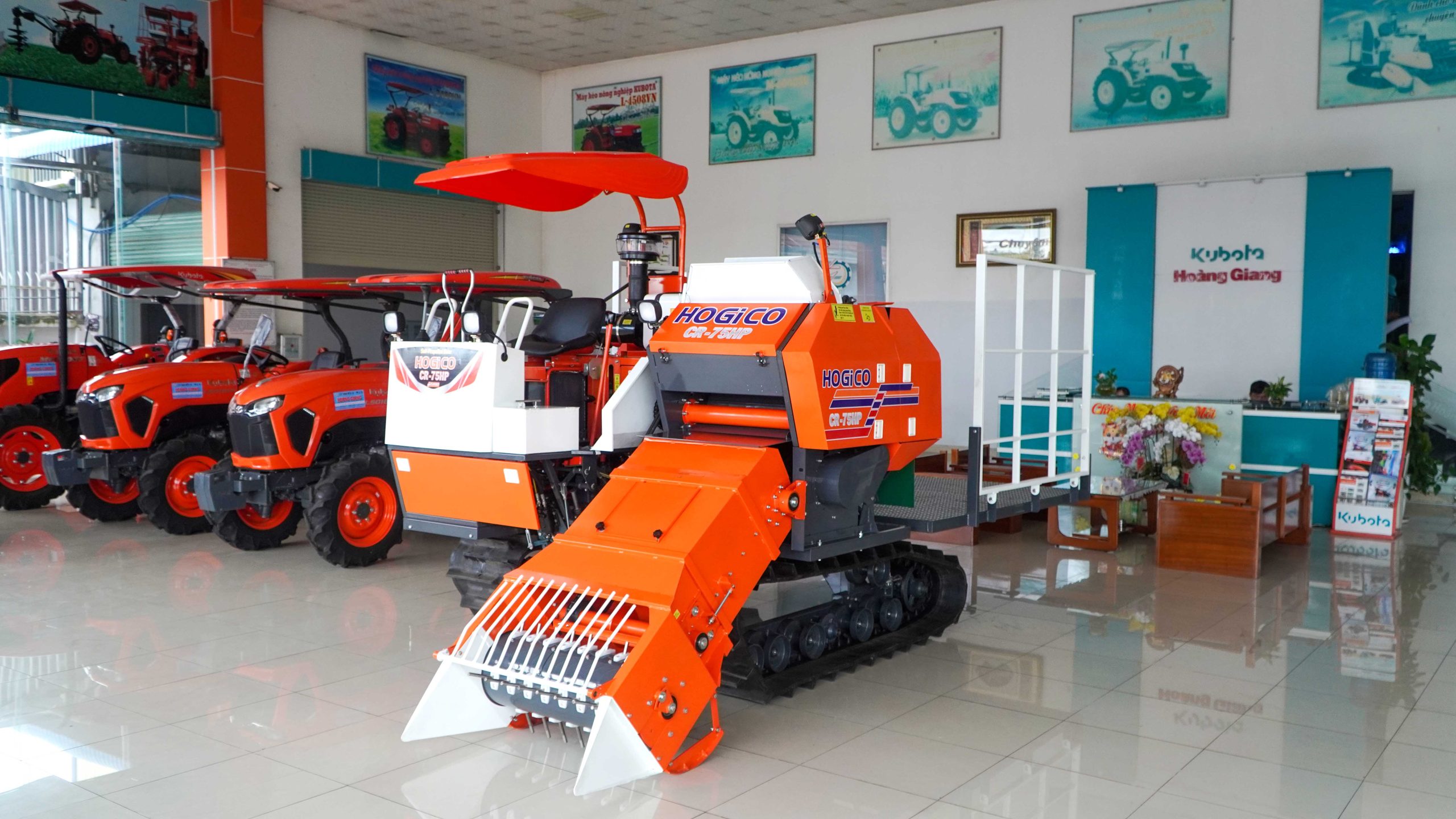 Máy Cuốn Rơm Tự Hành