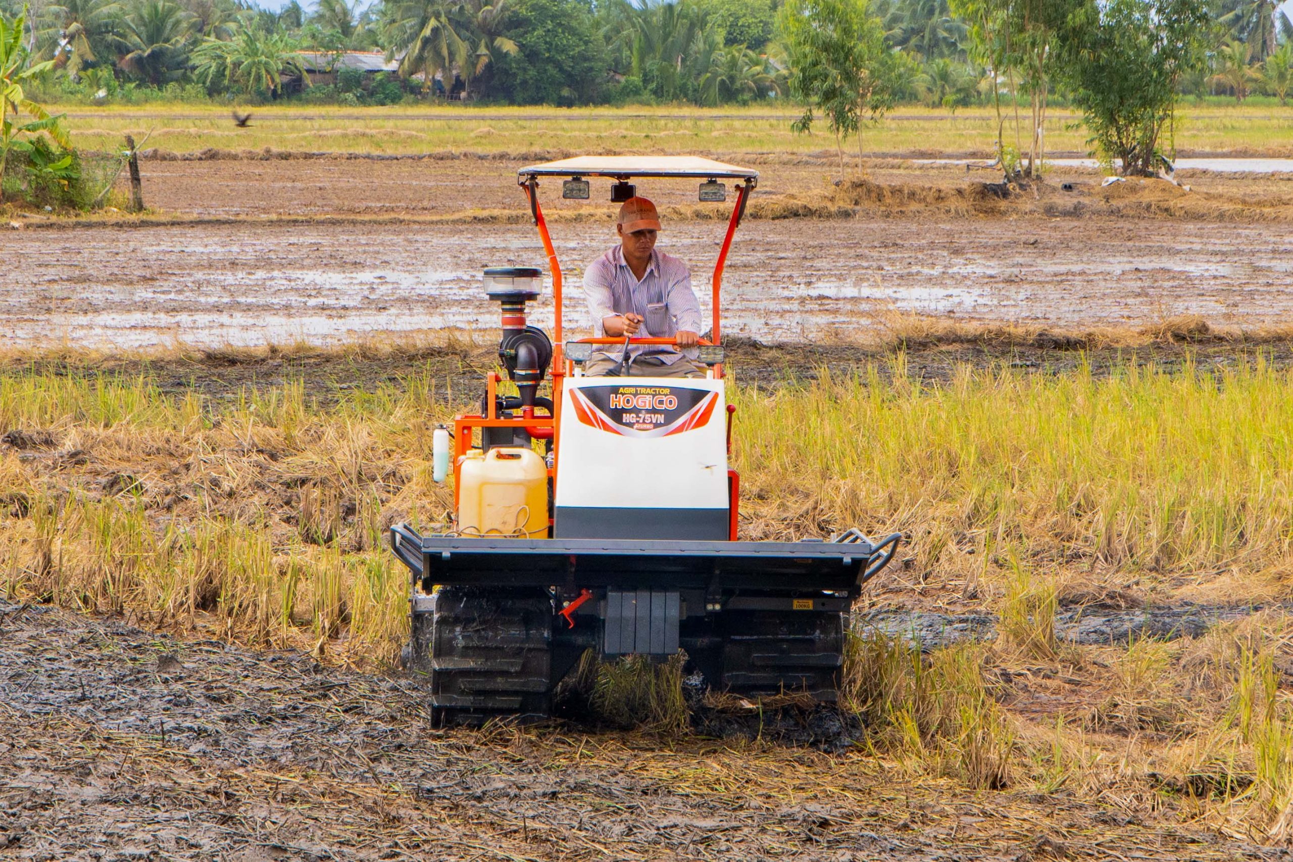 Máy xới bánh xích là gì Máy xới bánh xích là gì